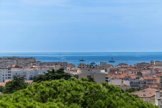 Panoramic sea view apartment in Cannes.