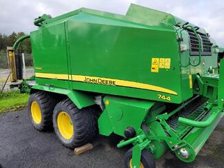 JOHN DEERE 744 2013