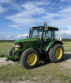 John Deere 5720 