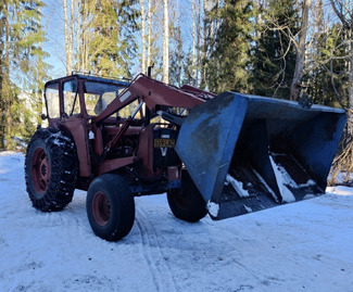 Valmet 65 etukuormaajalla ja lisävarusteilla 1966