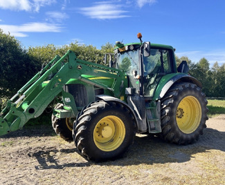 John Deere 7530 