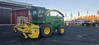 John Deere 7400