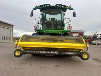 John Deere 8300