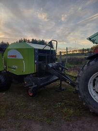 CLAAS Rollant 375 RC Uniwrap